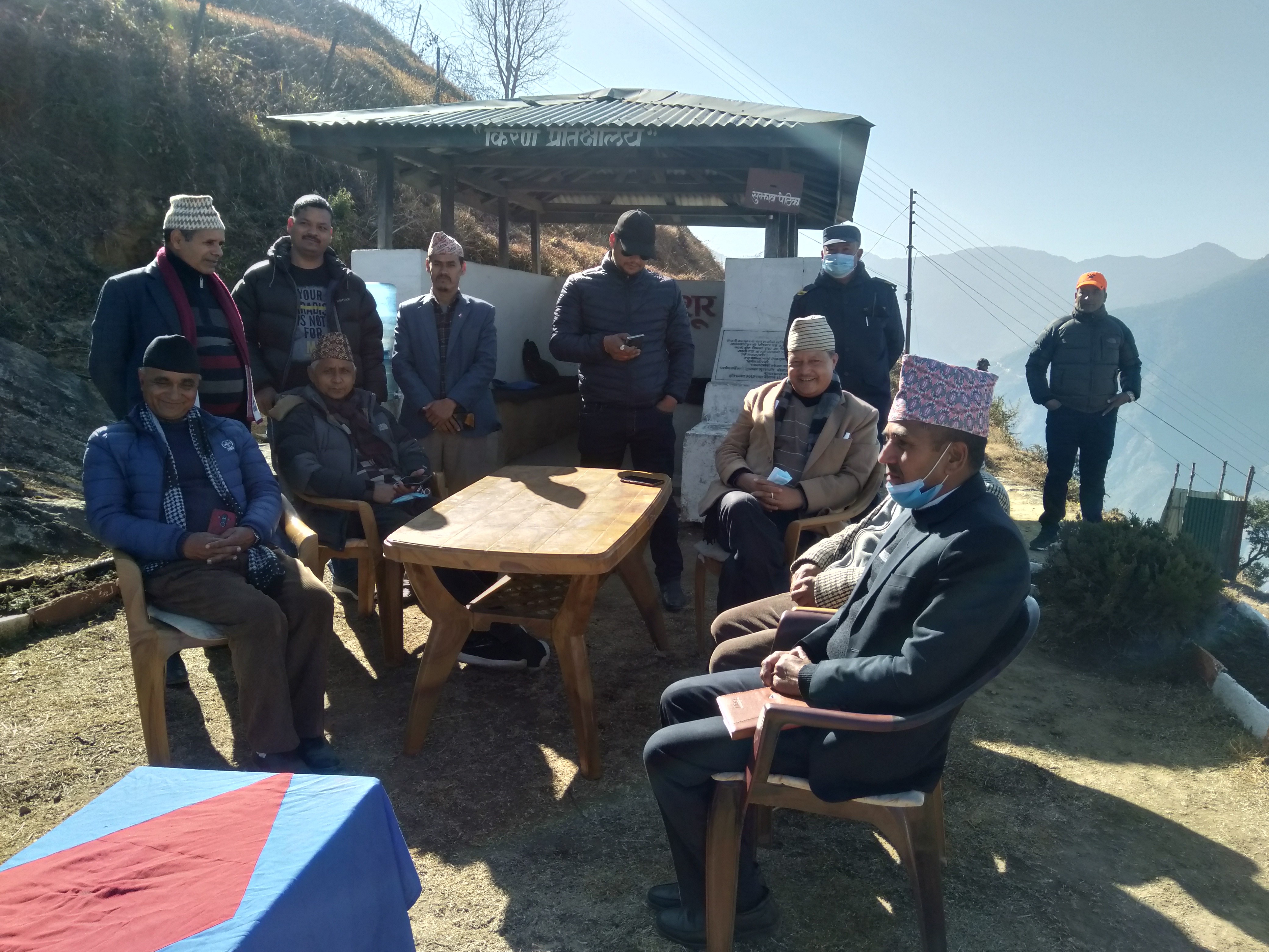 जिल्लाकाे शान्ति सुरक्षाकाे अवस्था  बुझ्‍ने क्रममा. गृह मन्त्री राम बहादुर थापा ज्यूसँगै प्र जि अ